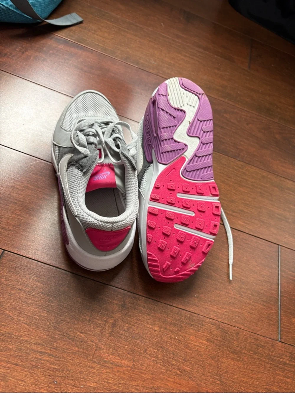 Nike Kids Light Gray and Hot Pink Low-Top Sneakers - Picture 3 of 4
